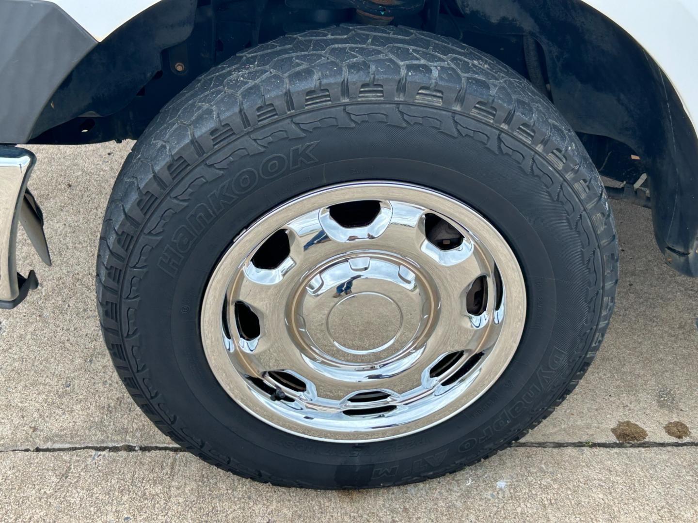 2014 White /Gray Ford F-150 XL SuperCab 6.5-ft. Bed 2WD (1FTEX1CM3EK) with an 3.7L V6 DOHC 24V engine, 6-Speed Automatic transmission, located at 17760 Hwy 62, Morris, OK, 74445, (918) 733-4887, 35.609104, -95.877060 - Photo#27